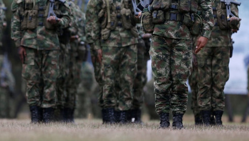 Corrupción, violaciones y espionaje: la ola de escándalos que sacude al Ejército colombiano Reportajes & Investigación