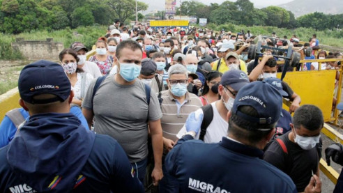 Duque cierra la frontera con Venezuela y aumenta el riesgo de propagar el COVID-19 Venezuela