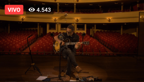 Jorge Drexler cantó en teatro vacío tras suspender sus conciertos en Costa Rica Artes