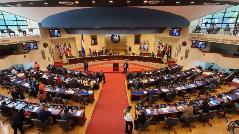 Parlamento de El Salvador aprueba que periódicos paguen impuestos Actualidad