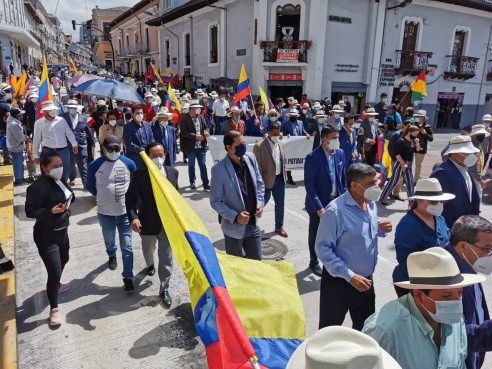 Por deudas y recortes de Moreno, alcaldes marcharon en Ecuador Actualidad