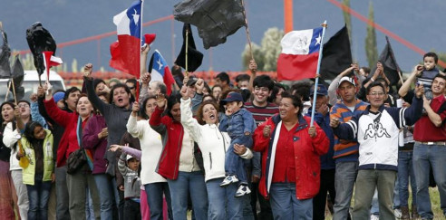 Chilenos en Argentina denuncian la sistemática violación de DD.HH. en su país Chile