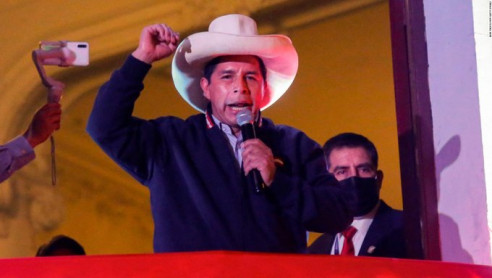 Autoridades electorales proclaman a Pedro Castillo como presidente de Perú Latinoamérica
