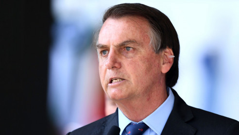 Bolsonaro arremete contra un periodista: 