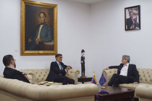 Acercamiento: canciller venezolano se reunió con el nuevo Encargado de Negocios de la UE en Caracas Venezuela