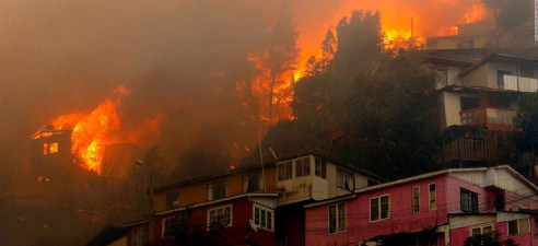 Onemi asevera que “no hay presión de afectación a viviendas” en incendios forestales de Valparaíso Chile