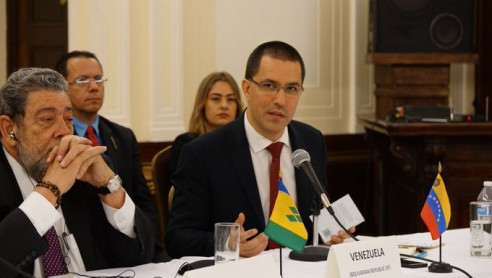 Canciller de Venezuela denuncia la gran hipocresía de EE. UU. Latinoamérica