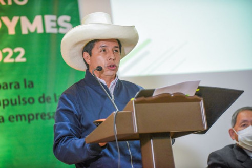 Perú: Castillo llama al Congreso a conversar y le pide dejar la 