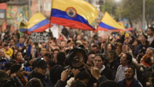 Colombianos reanudan movilizaciones contra el presidente Duque Latinoamérica
