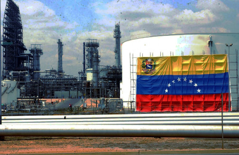 David Paravisini: En Venezuela la gran batalla se da en las refinerías Reportajes & Investigación