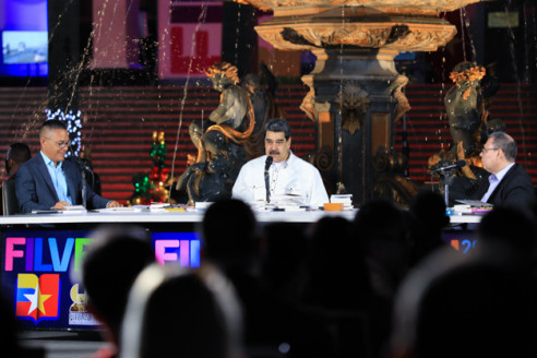 Maduro denuncia que es víctima de un 