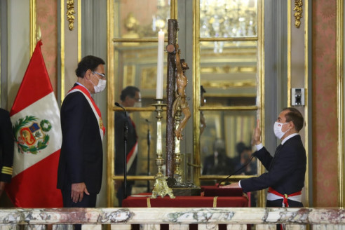 Presidente de Perú juramentó nuevo Gabinete que encabeza Walter Martos Perú