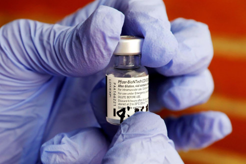 Farmacéuticas chinas producirán versión de antiviral de la estadounidense Pfizer Salud