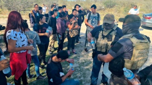 Gobierno de México rescata a 49 migrantes en la frontera con EE.UU. Actualidad