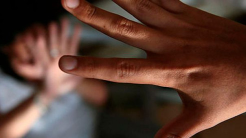 Indignación en Colombia tras abuso a una menor indígena por un grupo de soldados Colombia
