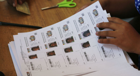Elecciones en Bolivia: Denuncian la difusión de noticias falsas respecto a supuesto apoyo a Carlos Mesa Latinoamérica