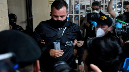 Un exministro de Guatemala se entrega a la justicia tras permanecer cuatro años prófugo Latinoamérica