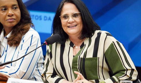 Ministra de Bolsonaro dice que las niñas pobres son violadas