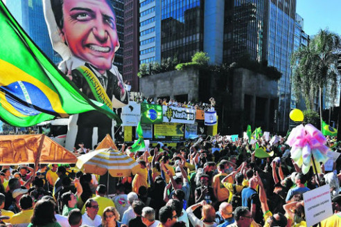 Brasileños desafiaron la pandemia y salieron a marchar el 1 de mayo Latinoamérica