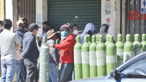 Bolivia: Responsabilizan al Gobierno de facto por escasez de oxígeno medicinal para pacientes de COVID-19 Bolivia