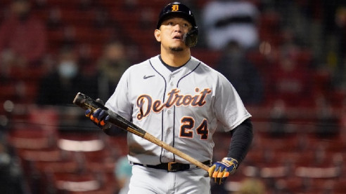 ¡Directo al salón de la fama! Pelotero venezolano Miguel Cabrera batea su jonrón numero 500 Actualidad