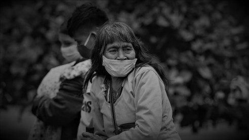 Marginalidad y desamparo: la silenciosa extinción de los pueblos indígenas de Latinoamérica por el COVID-19 Reportajes & Investigación