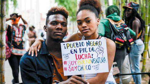 Afrodescendientes en América: ¿Por qué la pandemia profundizó sus históricas disparidades raciales? Reportajes & Investigación