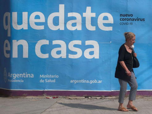 COVID-19: Médicos prevén semanas difíciles en Argentina y el riesgo de llegar al límite de la capacidad hospitalaria Latinoamérica
