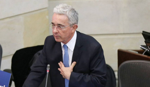 Jueza definirá este sábado si levanta medida contra Uribe Vélez Actualidad