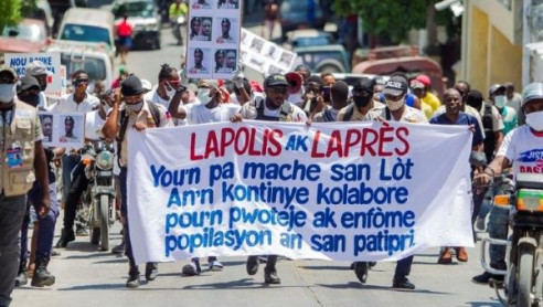 Haití: Policías prevén mantener protestas para exigir mejoras salariales Latinoamérica