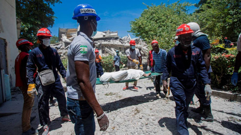 Autoridades de Haití confirman muerte de 1.297 personas por terremoto Latinoamérica