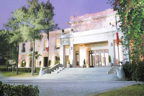 Exresidencia presidencial de México alojará a personal médico que atiende a pacientes con Covid-19 Latinoamérica