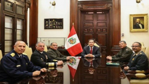 Crisis política en Perú: Fuerzas Armadas respaldan a Vizcarra tras cierre del Congreso Latinoamérica