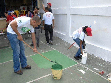 Santaella: ”Se han rehabilitado cerca de cinco mil instituciones educativas” Venezuela