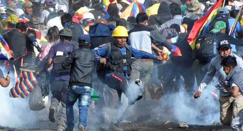 Represión policial y militar en Bolivia ha dejado 23 personas fallecidas y más de 700 heridos Latinoamérica