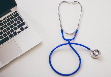 Sólo 19% de médicos públicos en México ofrecen servicio virtual México