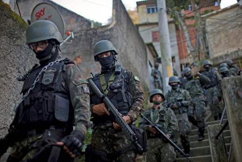 Tribunal Supremo de Brasil prohíbe redadas en favelas de Río durante pandemia de COVID-19 Brasil