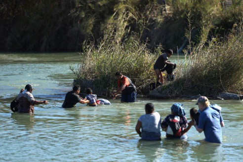 Tragedia en el río Bravo: Buscaban una mejor vida y consiguieron la muerte Latinoamérica