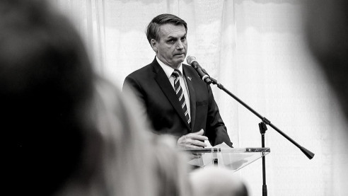 Bolsonaro obstruye a policía para que no investigue a sus hijos: