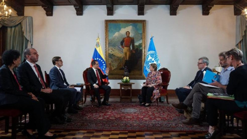 El canciller venezolano le explicó a Bachelet el impacto del bloqueo económico de EE. UU. Venezuela