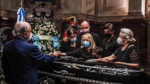 Río Tercero: la ciudad argentina que se negó a cumplir el duelo por la muerte de Menem Latinoamérica