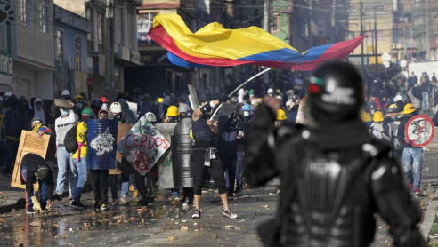 Familiar de víctima de represión en las protestas de Colombia es amenazada y amedrentada por los cuerpos policiales Actualidad