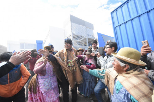 Evo Morales ganaría en primera vuelta con más de 10 puntos de ventaja, según sondeo Latinoamérica