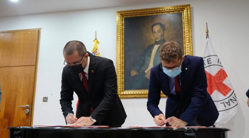 Venezuela y Cruz Roja firman convenio para reunir a menores de edad con sus familiares Latinoamérica