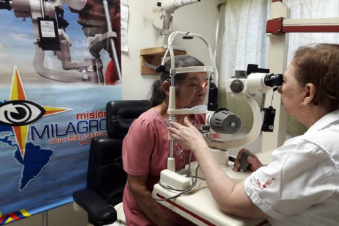 Asistencia médica cubana beneficia a bolivianos y otros vecinos Latinoamérica