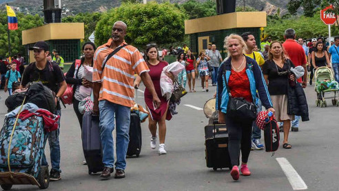 Colombia anuncia estatus de protección temporal por 10 años para migrantes venezolanos Latinoamérica