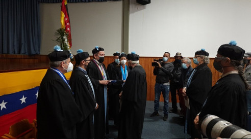 Venezuela exalta con Doctorado Honoris Causa obra de su poeta y pintor Juan Calzadilla Latinoamérica