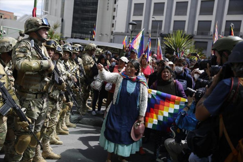 Gobierno de facto lleva seis meses incrementando la miseria y represión en Bolivia, según analistas Latinoamérica