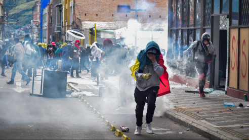 Cuatro jóvenes asesinados y 20 heridos tras nueva jornada represiva en Cali Latinoamérica