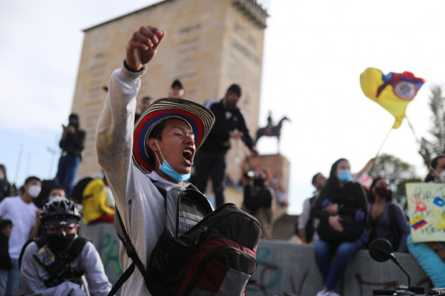 Colombia ¿Por qué la protesta social carga con la lucha campesina sobre las tierras? Reportajes & Investigación
